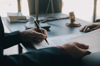 وکیل متخصص تغییر نام